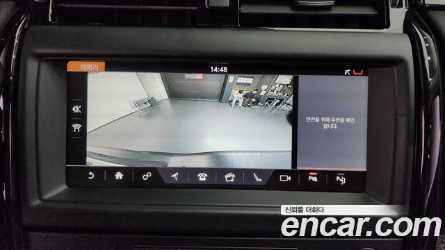 Land Rover Discovery 2019 — photo 15