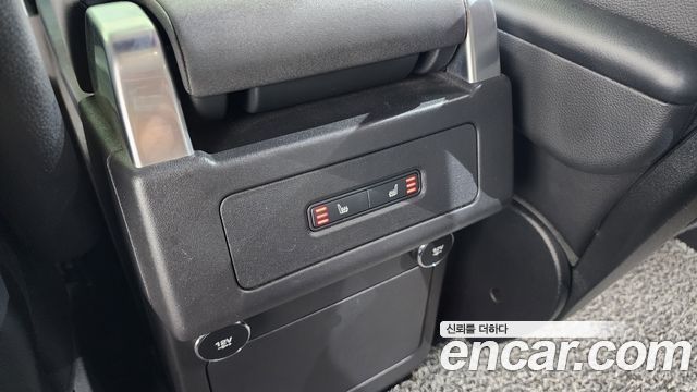 Land Rover Discovery 2019 — photo 19
