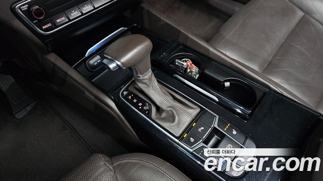 Kia K7 2017 — photo 9