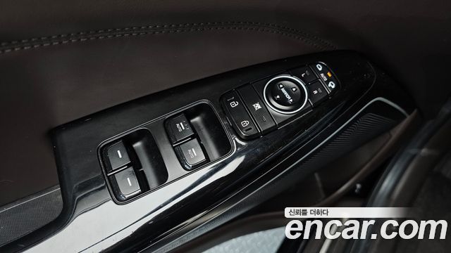 Kia K7 2017 — photo 13
