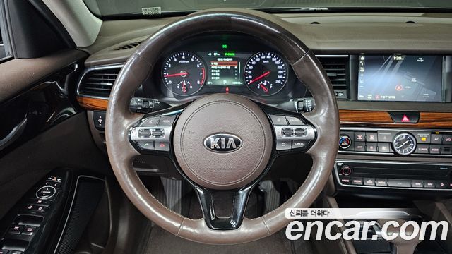 Kia K7 2017 — photo 14