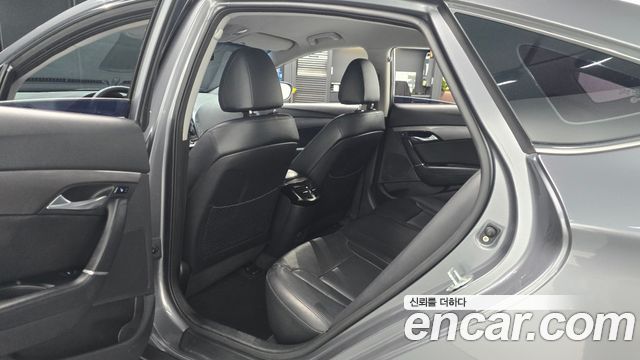 Hyundai i40 2014 — photo 13