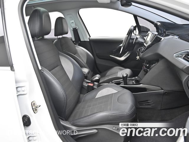Peugeot 2008 2018 — photo 10