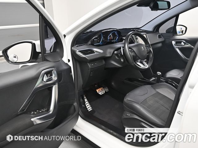 Peugeot 2008 2018 — photo 11