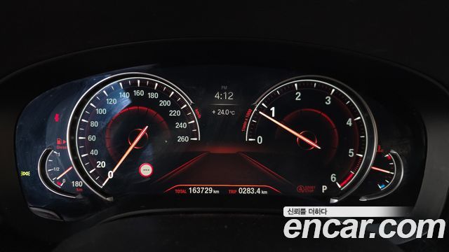 BMW 5-Series 2017 — photo 11