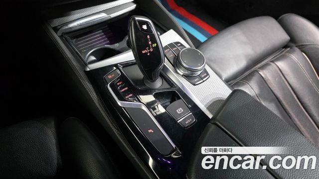 BMW 5-Series 2017 — photo 12