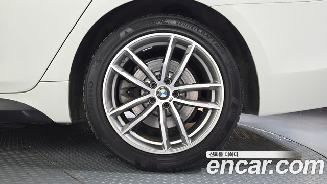 BMW 5-Series 2017 — photo 7