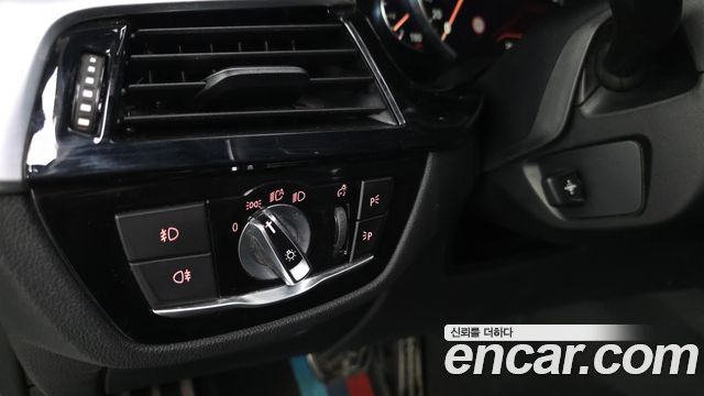 BMW 5-Series 2017 — photo 29