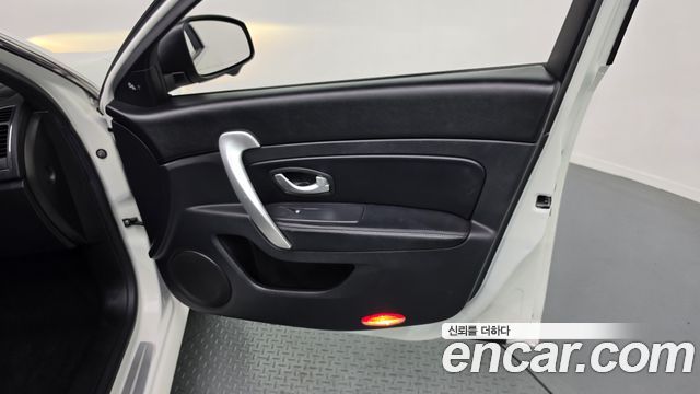Renault Korea SM5  2016 — photo 14
