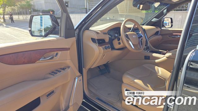Cadillac Escalade 2017 — photo 10