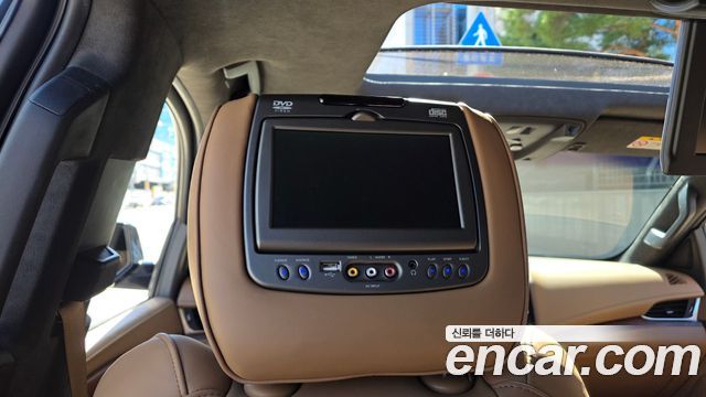 Cadillac Escalade 2017 — photo 15