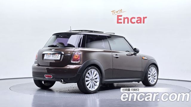 Mini Cooper 2010 — photo 2