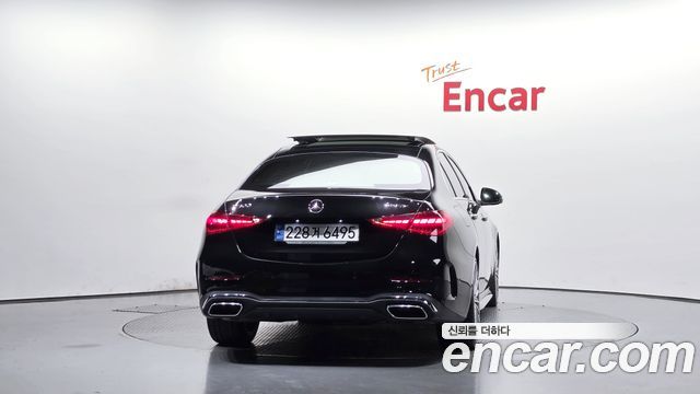 Mercedes-Benz C-Class 2023 — photo 4