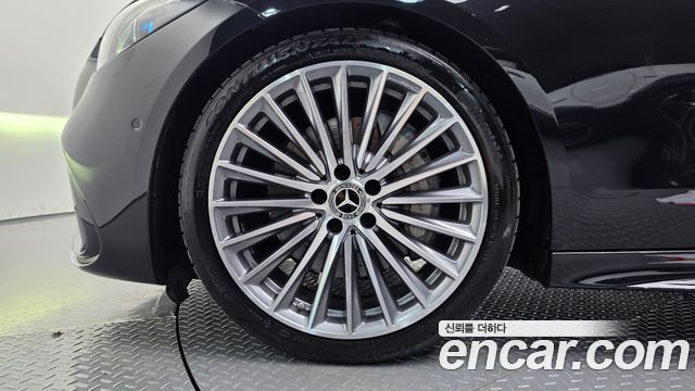 Mercedes-Benz C-Class 2023 — photo 5