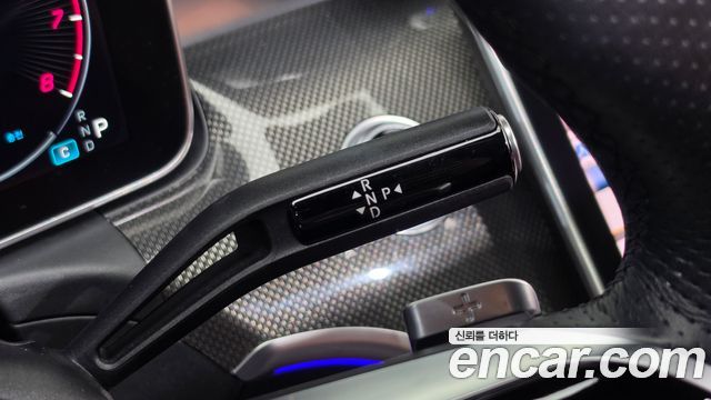Mercedes-Benz C-Class 2023 — photo 12