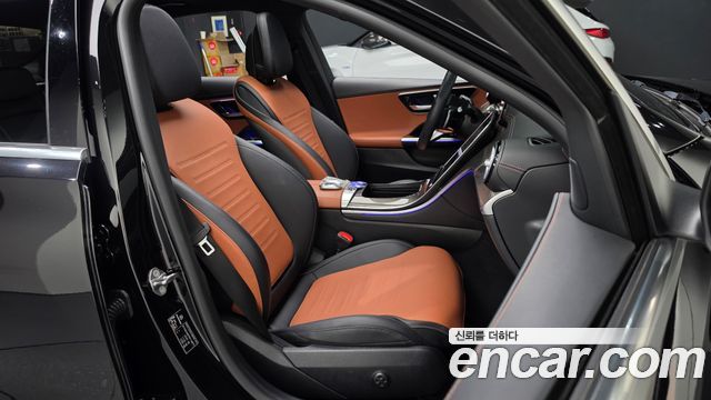 Mercedes-Benz C-Class 2023 — photo 17