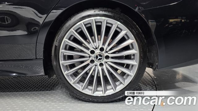 Mercedes-Benz C-Class 2023 — photo 7