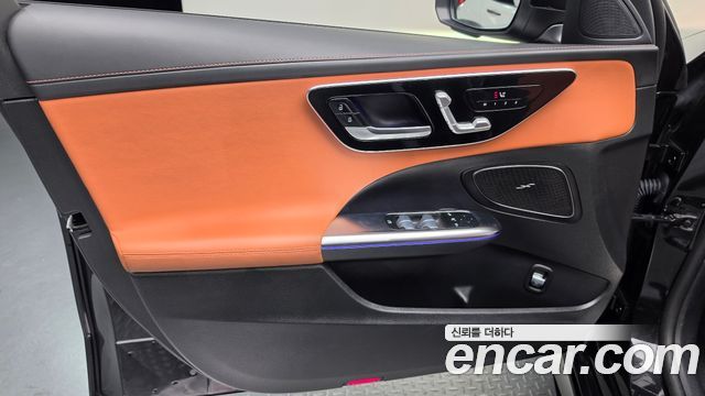 Mercedes-Benz C-Class 2023 — photo 14
