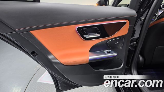 Mercedes-Benz C-Class 2023 — photo 15