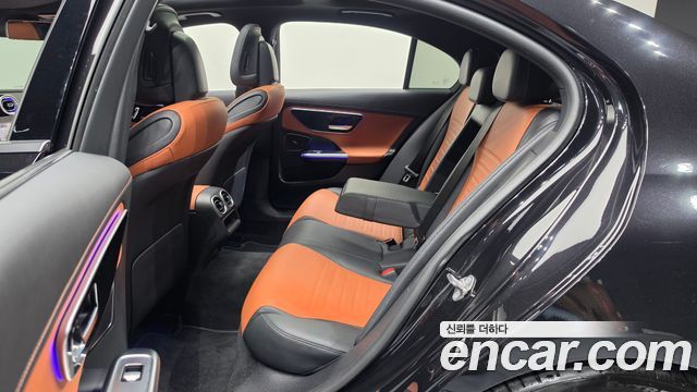 Mercedes-Benz C-Class 2023 — photo 16