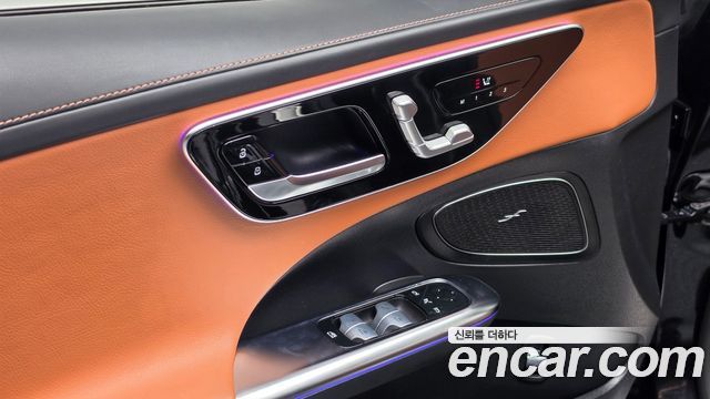 Mercedes-Benz C-Class 2023 — photo 28