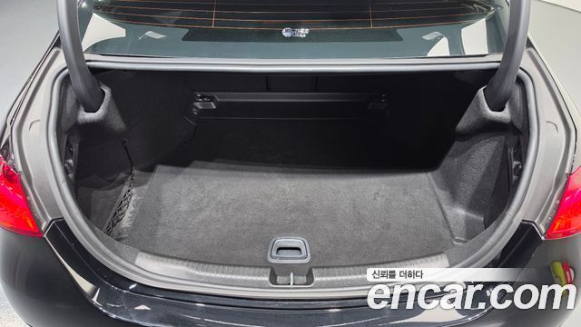 Mercedes-Benz C-Class 2023 — photo 31