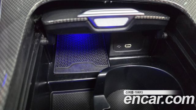 Mercedes-Benz C-Class 2023 — photo 32