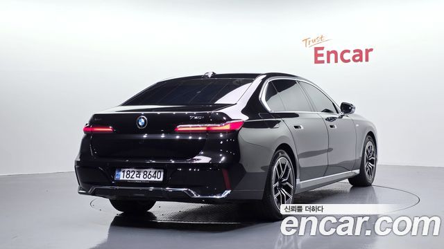 BMW 7-Series 2024 — photo 2