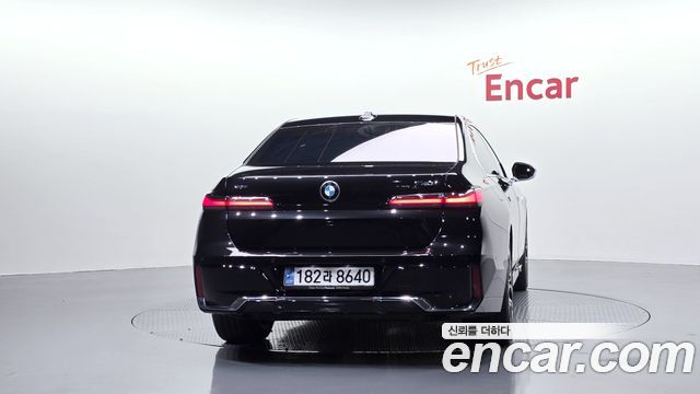 BMW 7-Series 2024 — photo 4
