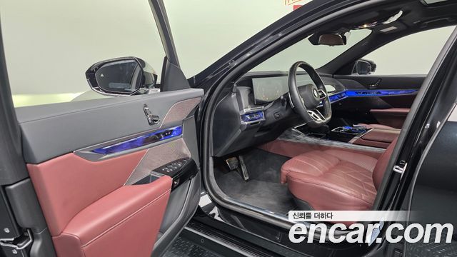 BMW 7-Series 2024 — photo 13