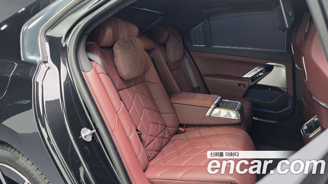 BMW 7-Series 2024 — photo 17