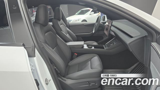 Tesla Model Y 2026 — photo 17