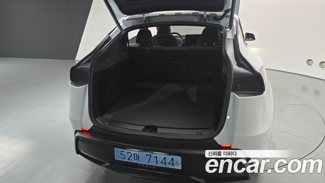 Tesla Model Y 2026 — photo 26