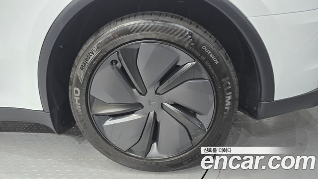 Tesla Model Y 2026 — photo 7