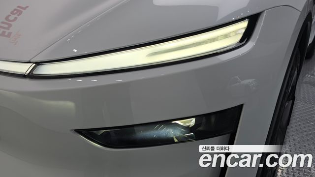 Tesla Model Y 2026 — photo 8