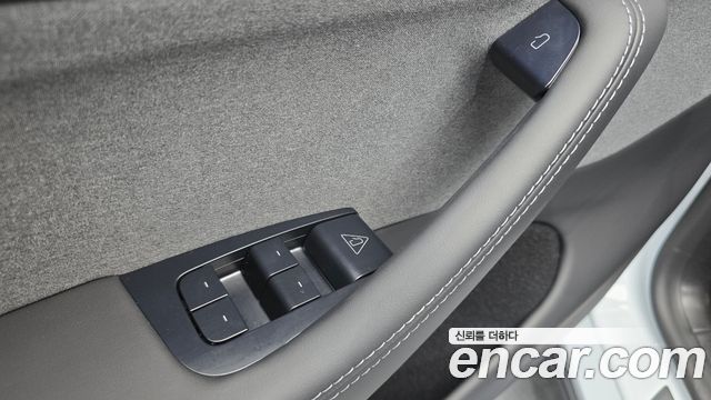 Tesla Model Y 2026 — photo 28
