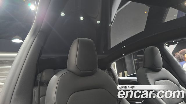 Tesla Model Y 2026 — photo 33