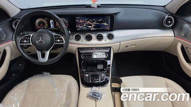 Mercedes-Benz E-Class 2019 — photo 10