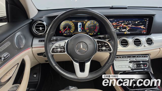 Mercedes-Benz E-Class 2019 — photo 19
