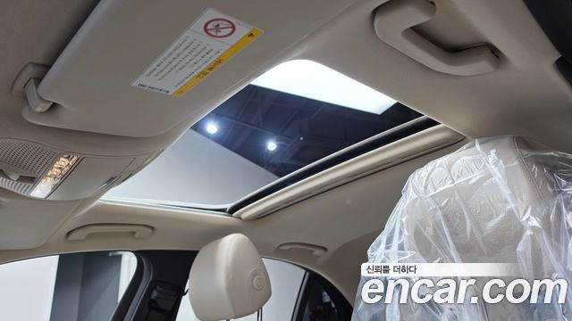 Mercedes-Benz E-Class 2019 — photo 24
