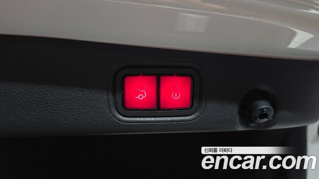 Mercedes-Benz E-Class 2019 — photo 25