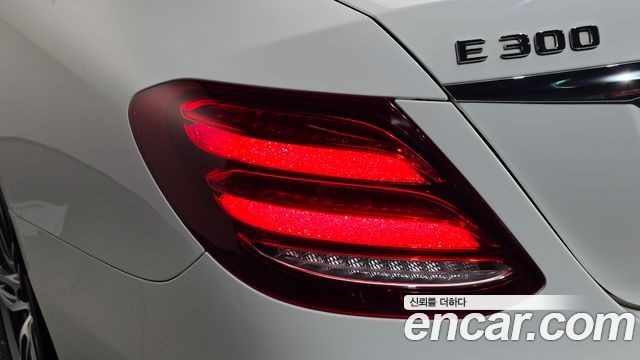 Mercedes-Benz E-Class 2019 — photo 9