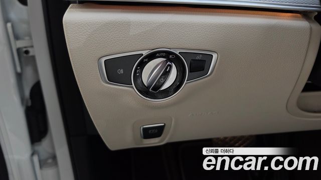 Mercedes-Benz E-Class 2019 — photo 30