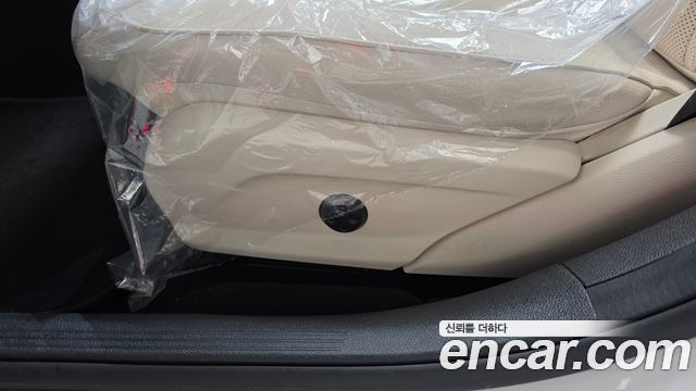 Mercedes-Benz E-Class 2019 — photo 31
