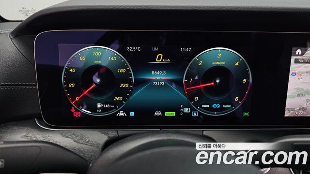 Mercedes-Benz E-Class 2022 — photo 11