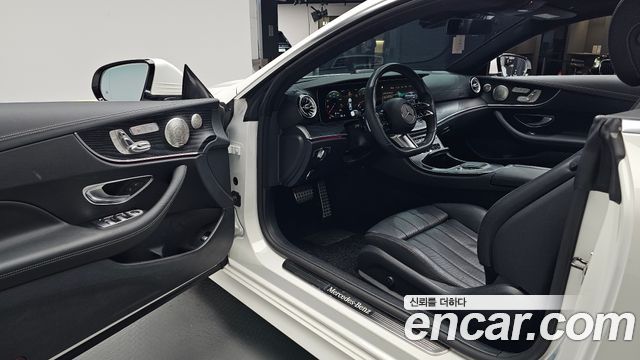 Mercedes-Benz E-Class 2022 — photo 13