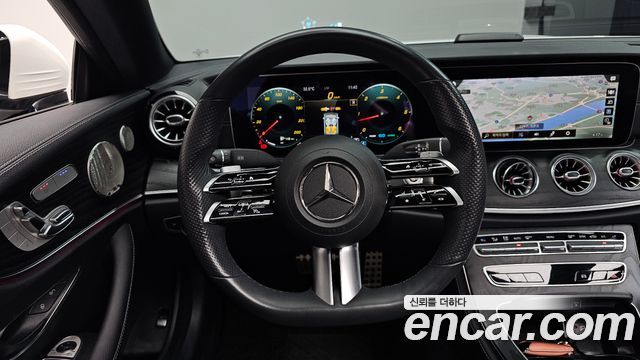 Mercedes-Benz E-Class 2022 — photo 19