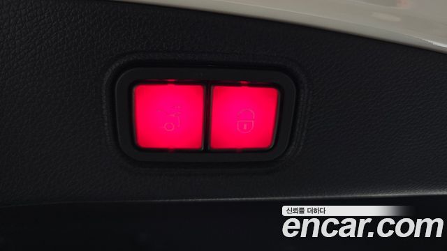 Mercedes-Benz E-Class 2022 — photo 31