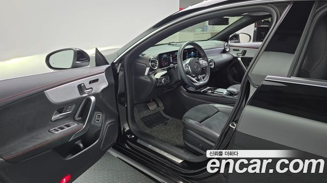 Mercedes-Benz CLA-Class 2020 — photo 10