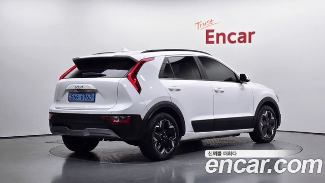 Kia Niro 2023 — photo 2
